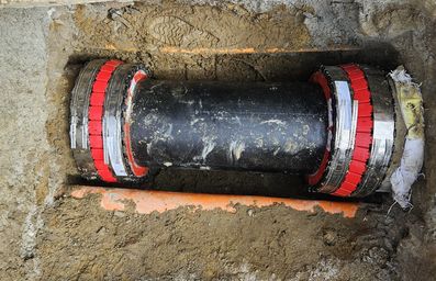 Buisovergang met gelijke vloei op betonnen buis met re-lining - Ukkel (BE)